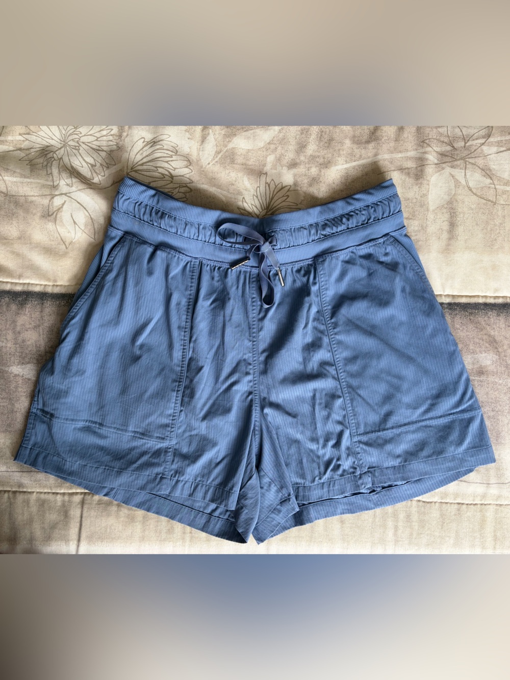 Lululemon Dance Studio Shorts ~ Oasis Blue Size 6